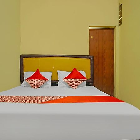 Oyo 92577 Hotel Sidikalang Near Kejaksaan Negeri Dairi Luaran gambar