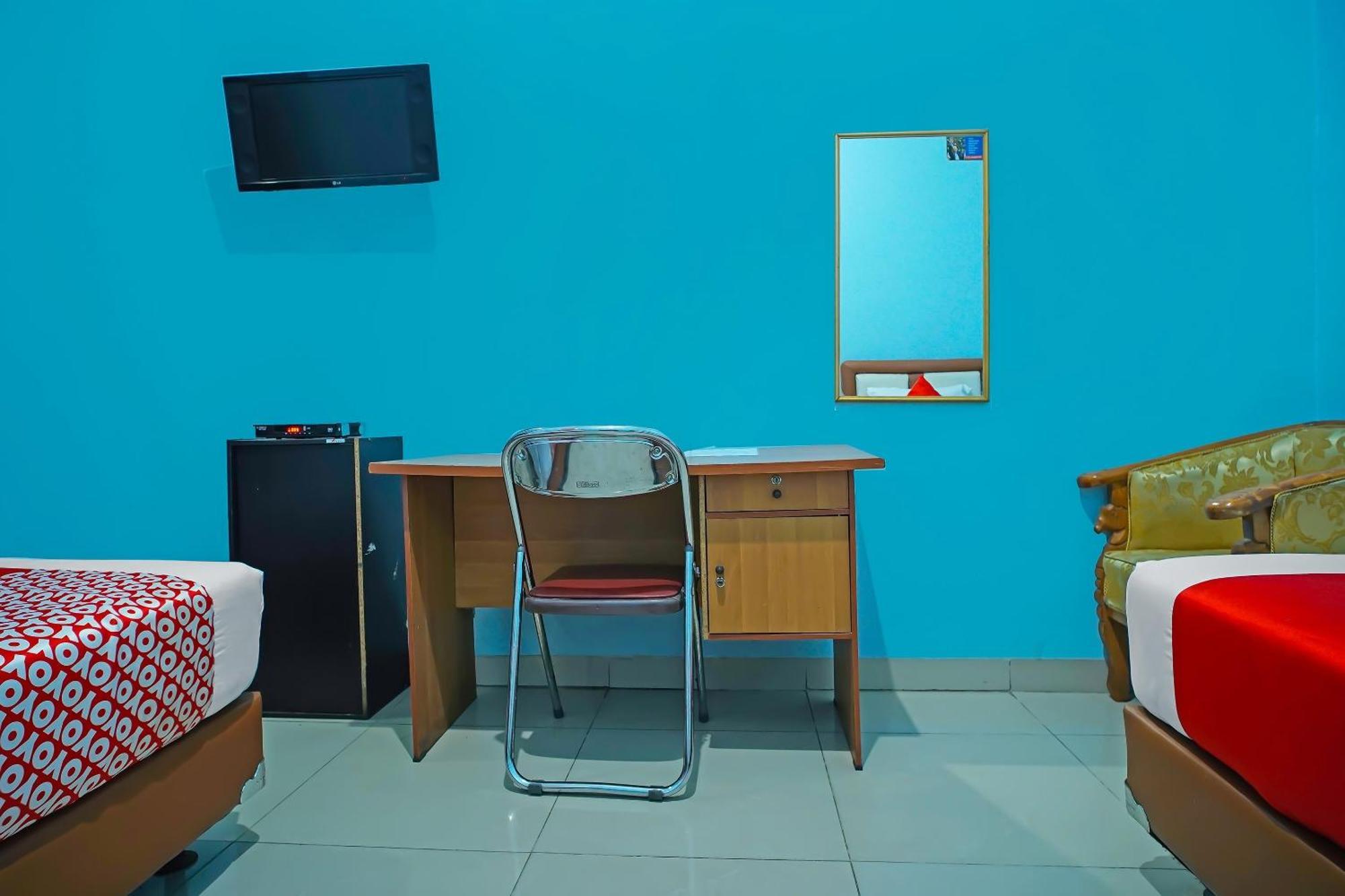 Oyo 92577 Hotel Sidikalang Near Kejaksaan Negeri Dairi Luaran gambar