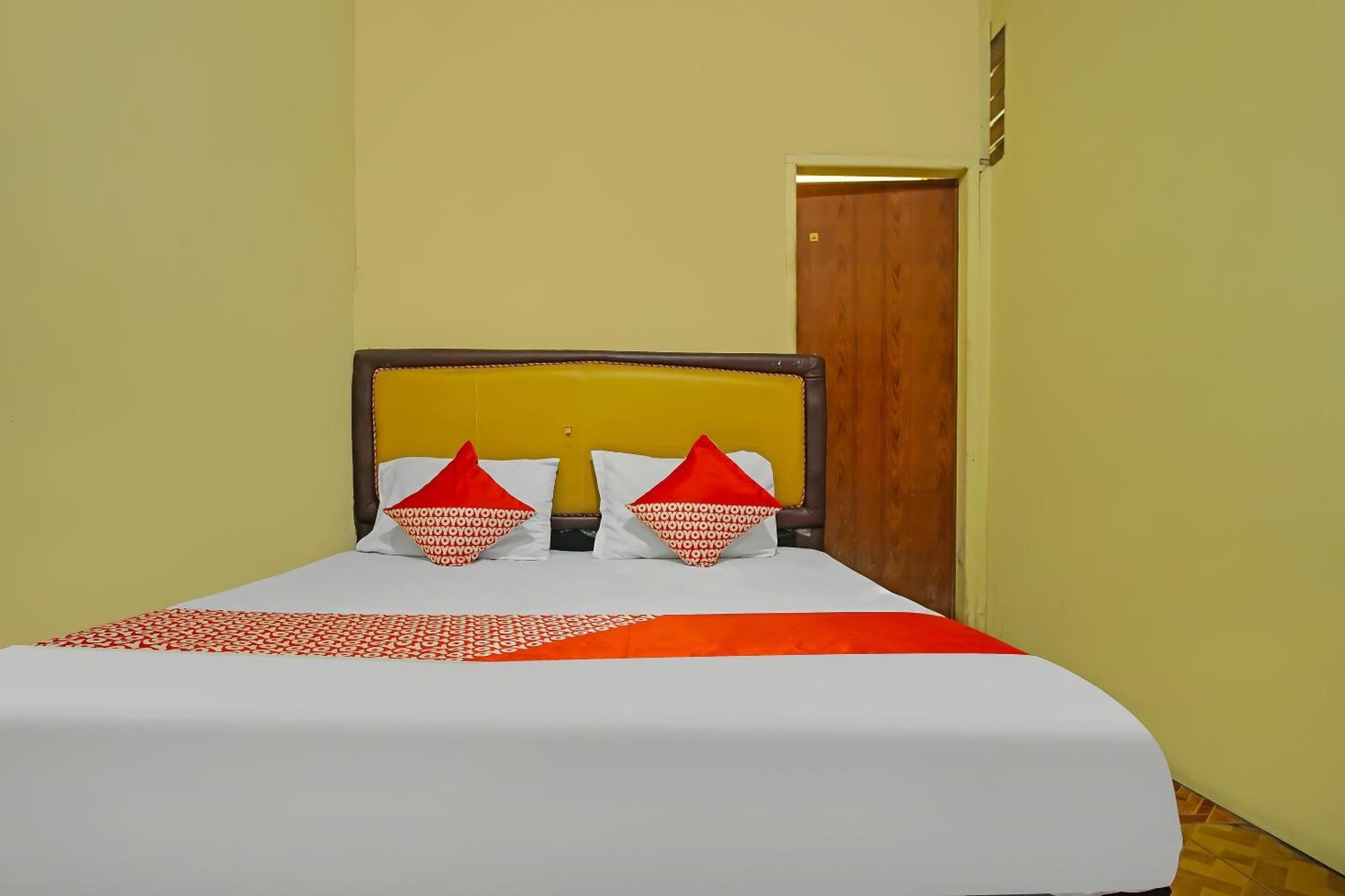Oyo 92577 Hotel Sidikalang Near Kejaksaan Negeri Dairi Luaran gambar