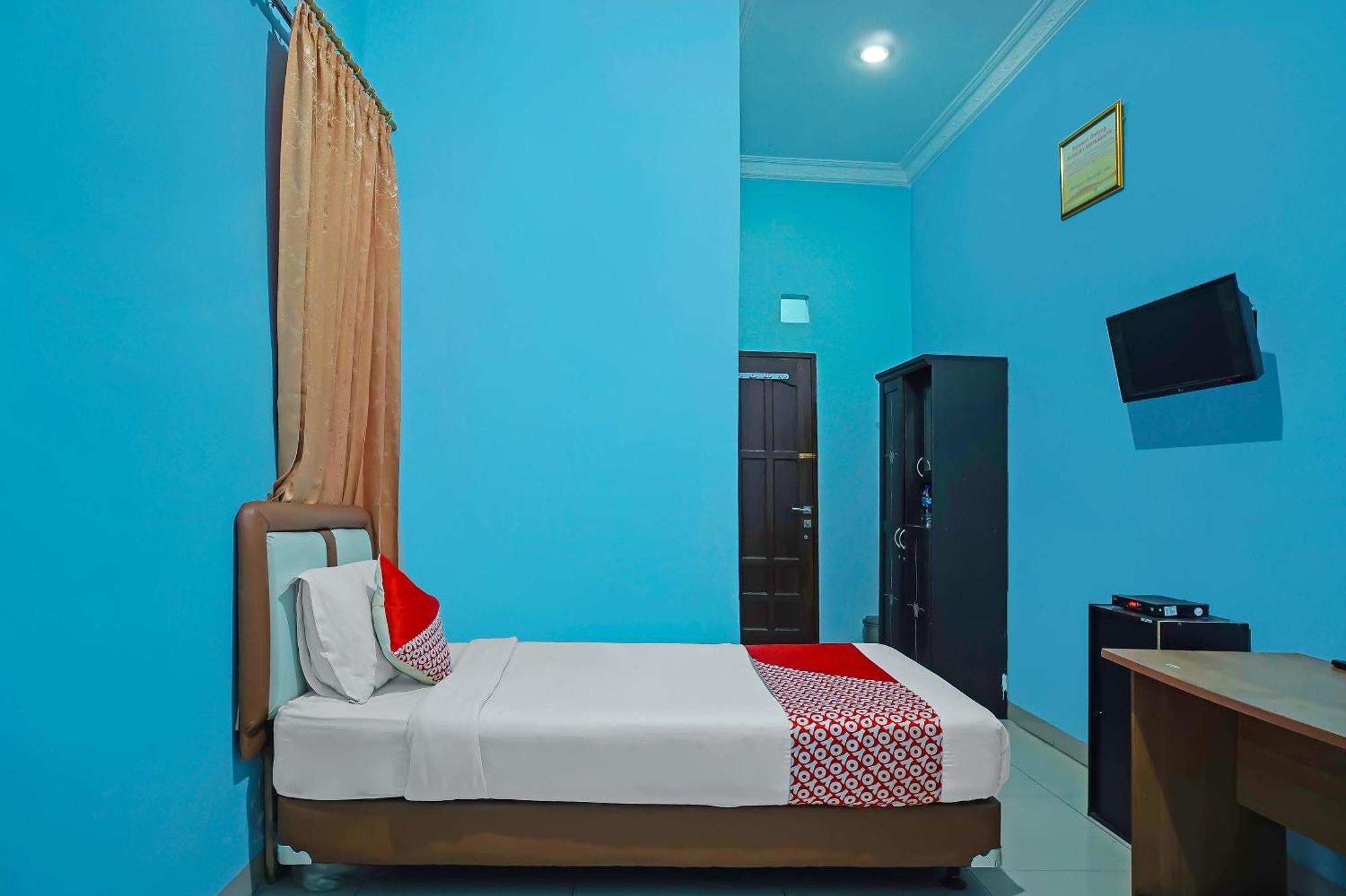 Oyo 92577 Hotel Sidikalang Near Kejaksaan Negeri Dairi Luaran gambar
