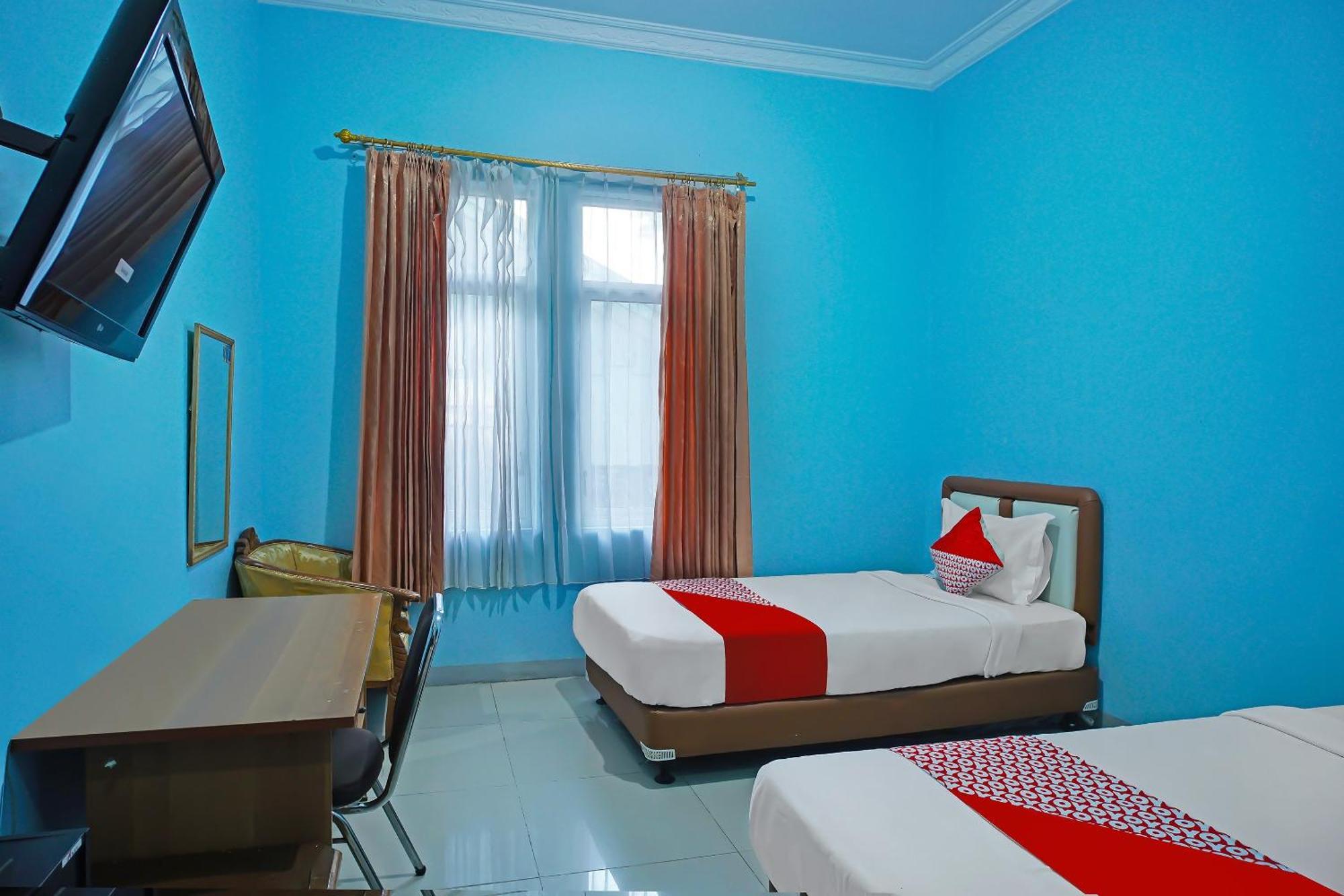 Oyo 92577 Hotel Sidikalang Near Kejaksaan Negeri Dairi Luaran gambar