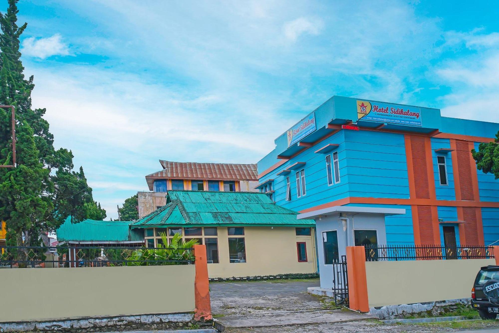 Oyo 92577 Hotel Sidikalang Near Kejaksaan Negeri Dairi Luaran gambar