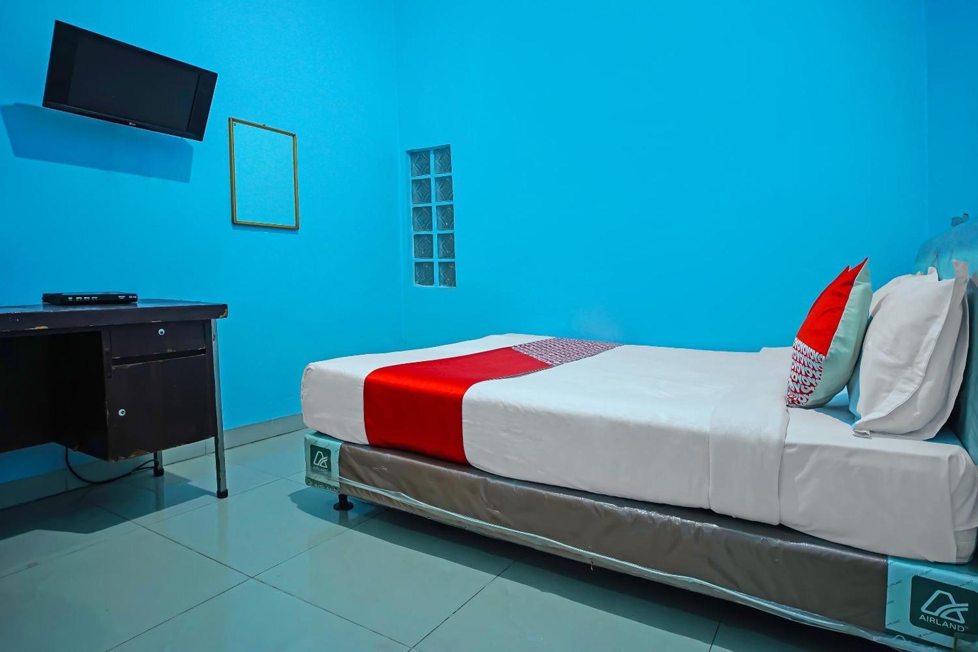 Oyo 92577 Hotel Sidikalang Near Kejaksaan Negeri Dairi Luaran gambar